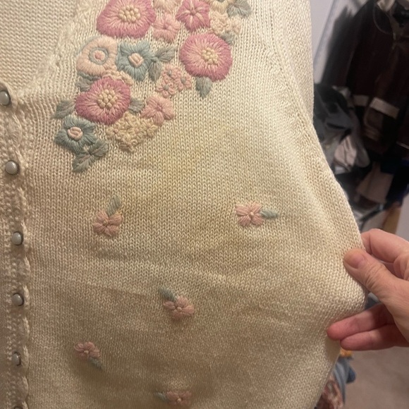 Vintage Floral Embroidered Cardigan pearlized buttons cream pink coquette med - Picture 5 of 10
